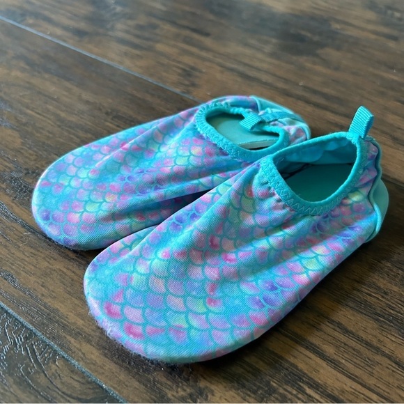 Girls Water Shoes - Picture 2 of 5